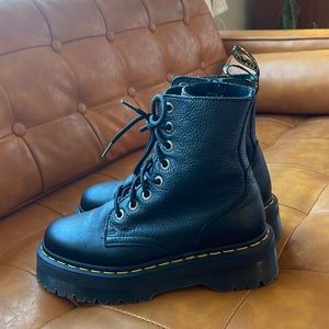 Dr. Martens Jadon max boot women’s platform